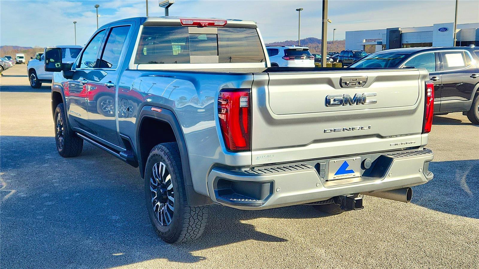 Used 2024 GMC Sierra 2500 Denali Ultimate image 3