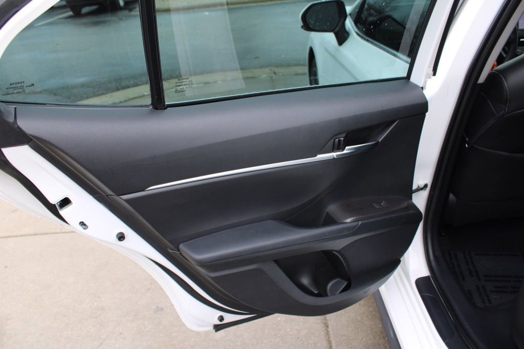 Used 2021 Toyota Camry SE w/ Blackout Package (TMS) image 24
