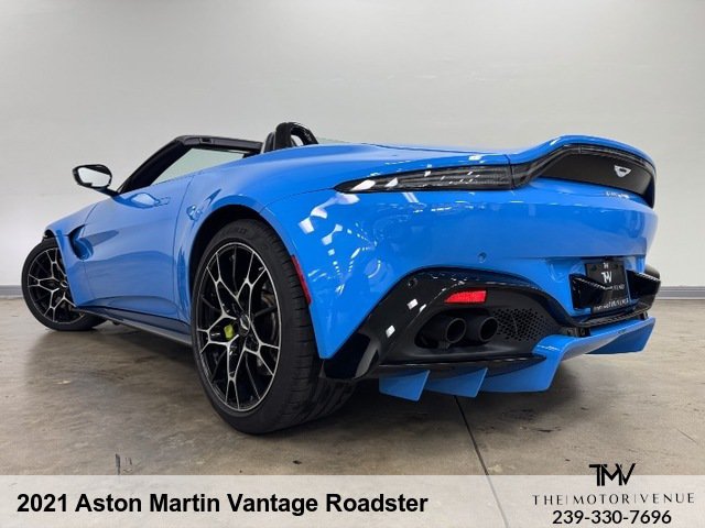 Used 2021 Aston Martin V8 Vantage Roadster RWD image 8