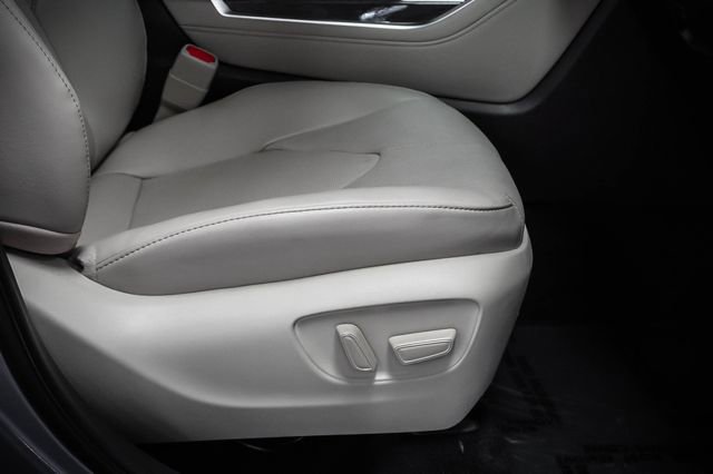 Used 2022 Toyota Highlander Limited AWD/4WD image 23