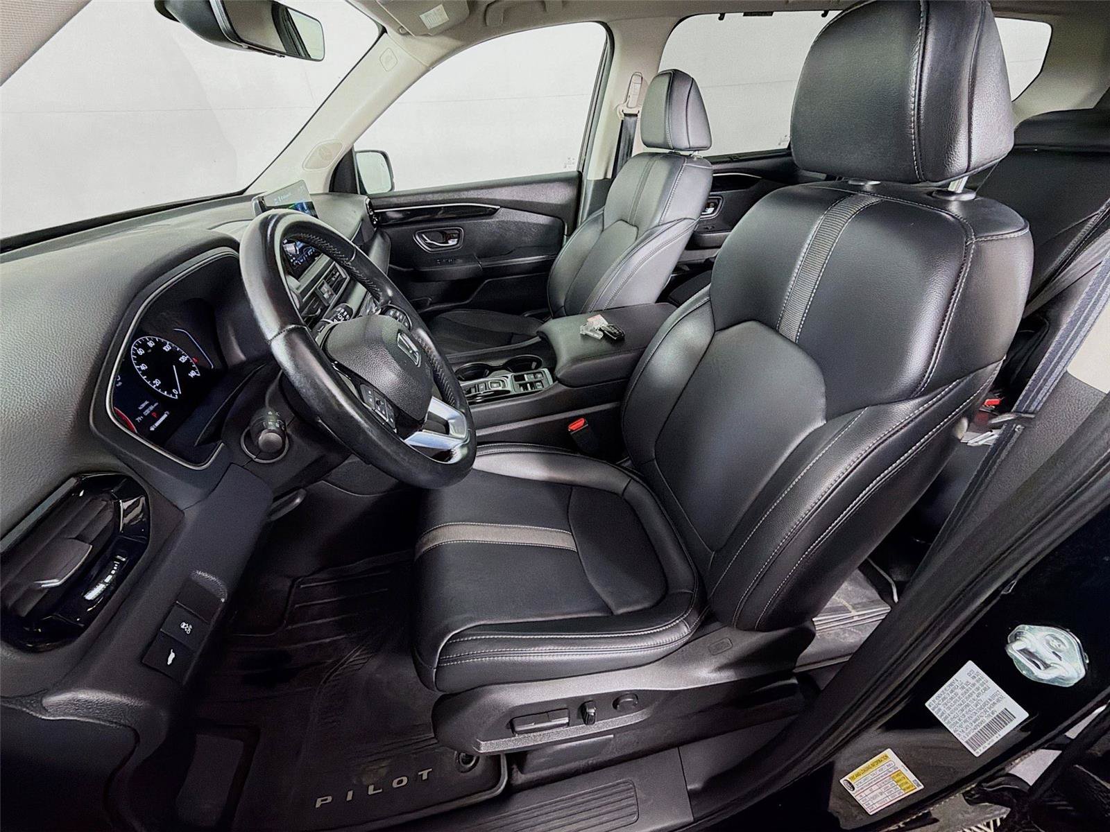Used 2023 Honda Pilot EX-L image 2