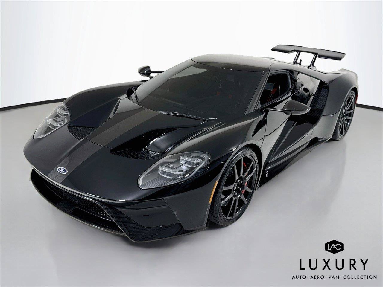 Used 2018 Ford GT RWD image 3