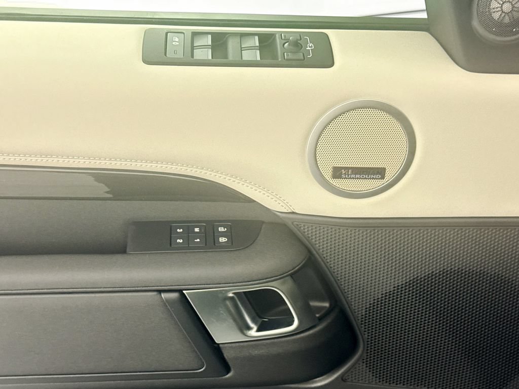 New 2026 Land Rover Discovery S AWD/4WD image 17