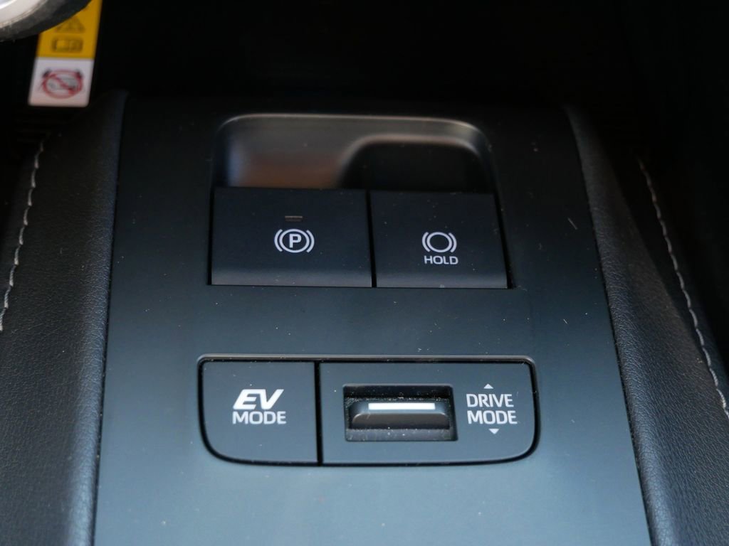 Used 2021 Toyota Venza LE w/ Carpet Mat Package (TMS) AWD/4WD image 22