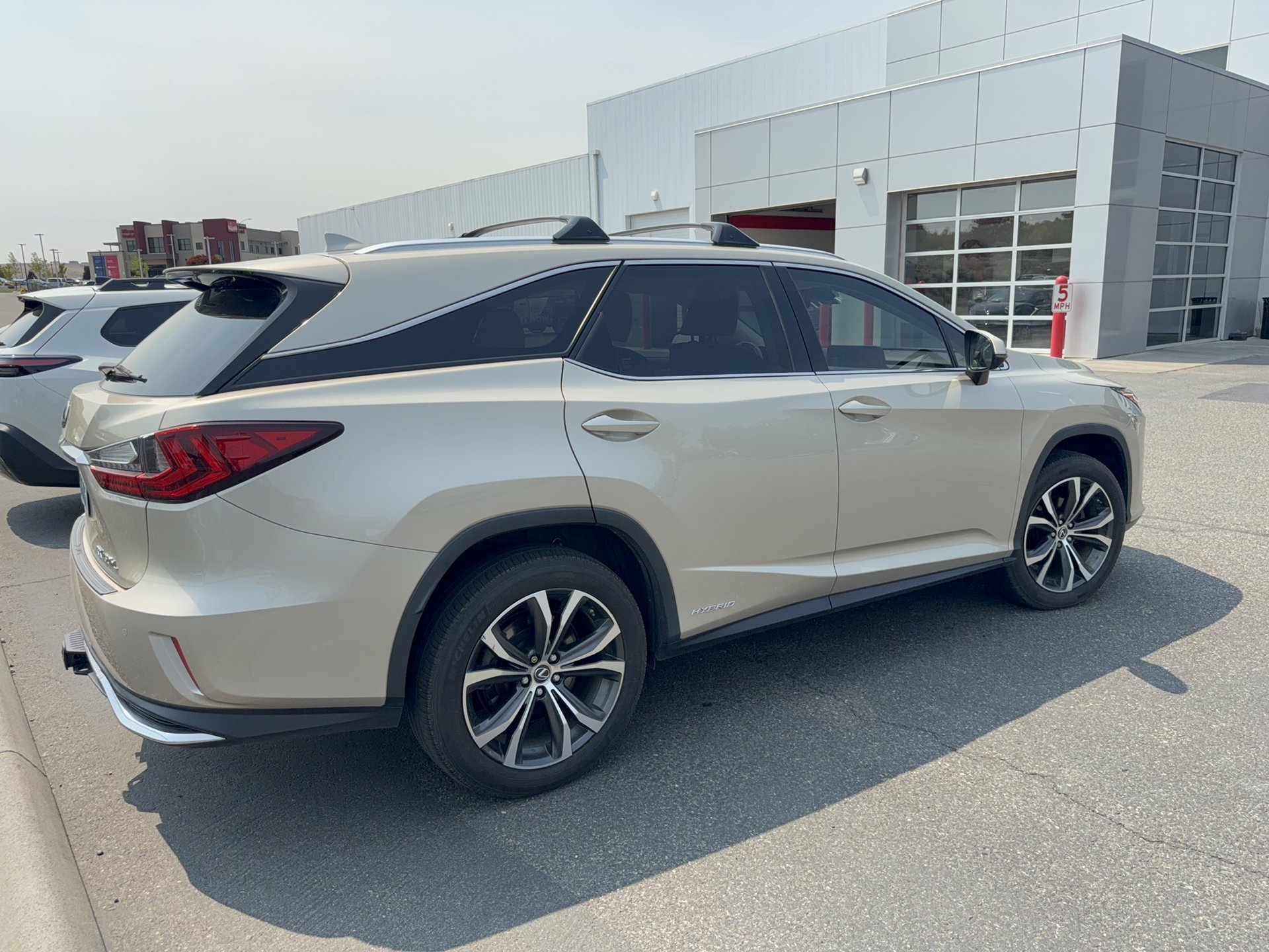 Used 2018 Lexus RX 450hL Premium w/ Premium Package AWD/4WD image 4