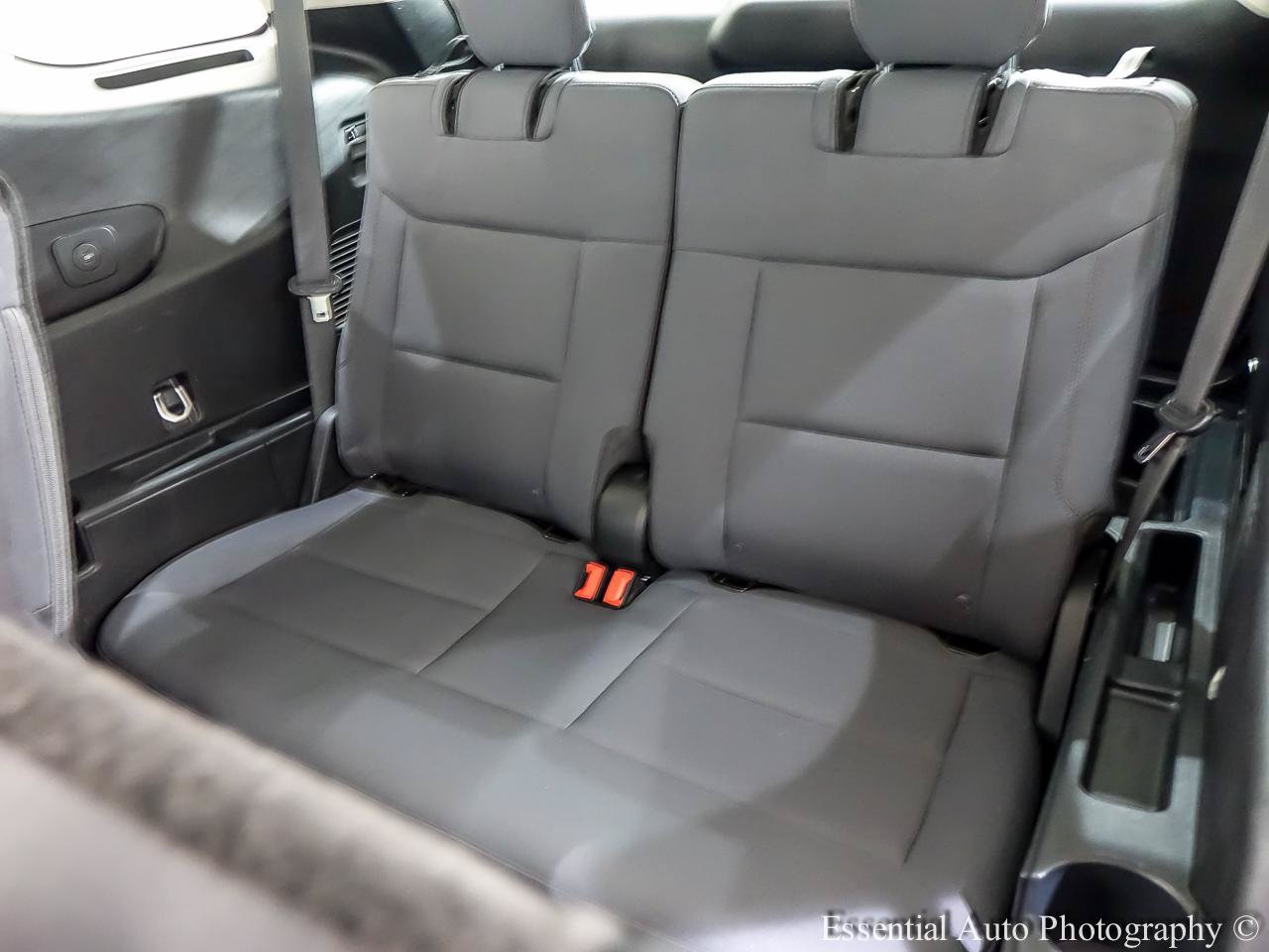 Used 2025 Ford Explorer Active AWD/4WD image 17