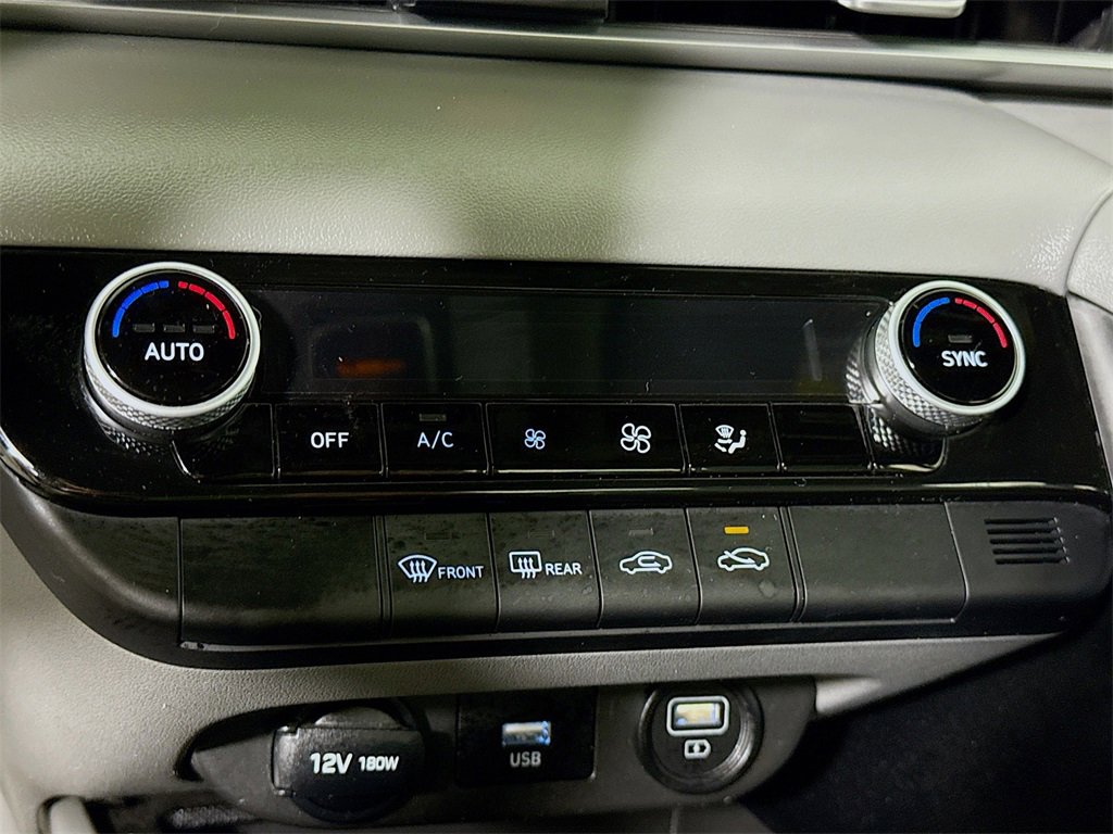 Certified 2022 Hyundai Elantra SEL image 8