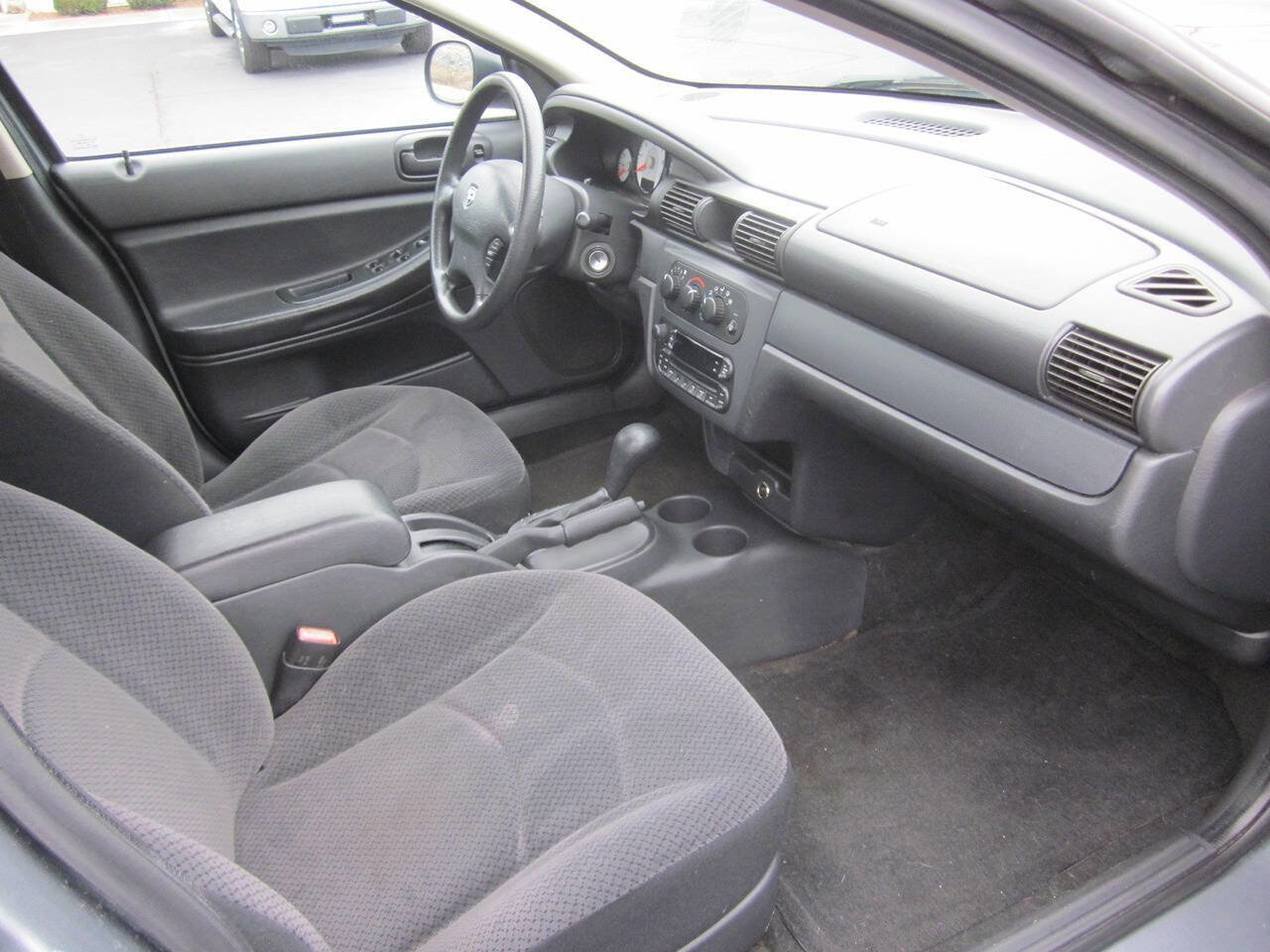 Used 2006 Dodge Stratus SXT image 14