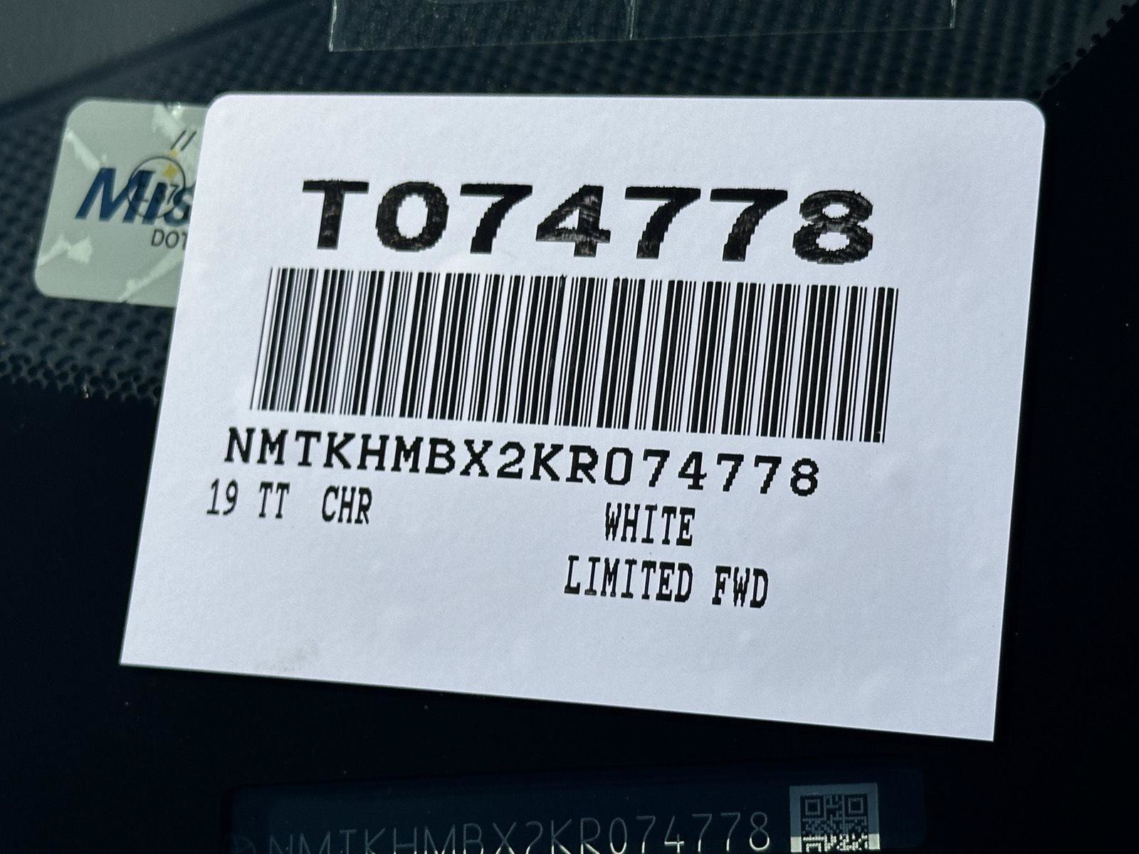 Used 2019 Toyota C-HR Limited FWD image 15