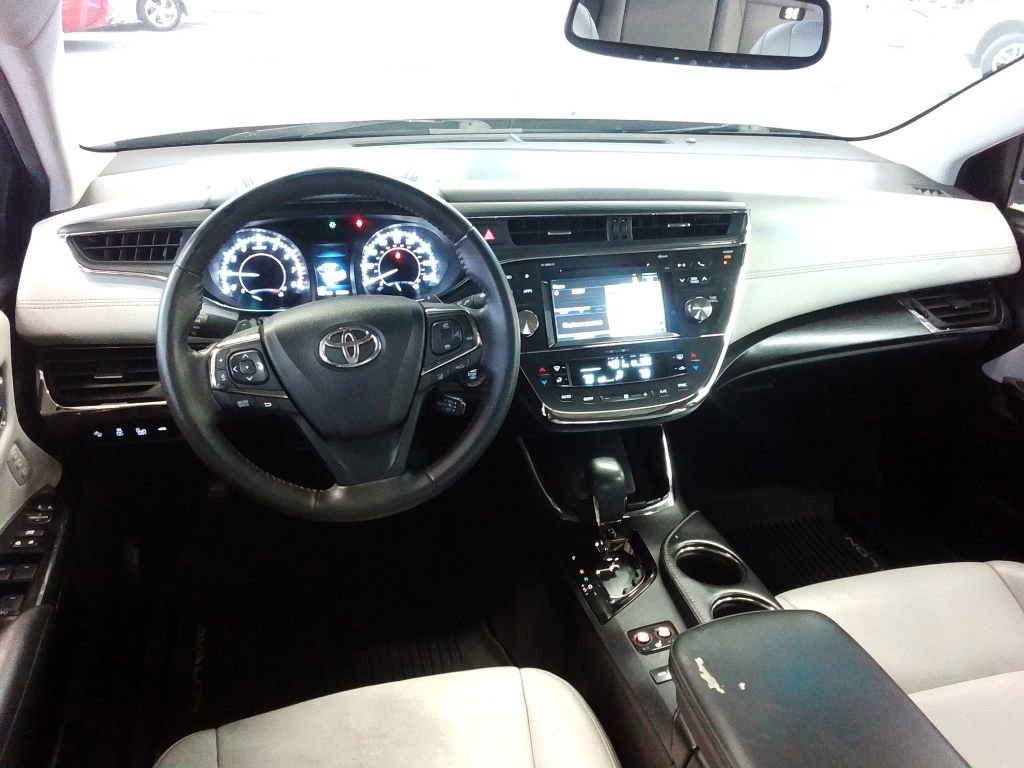 Used 2017 Toyota Avalon XLE Premium w/ All Weather Liner Package image 7