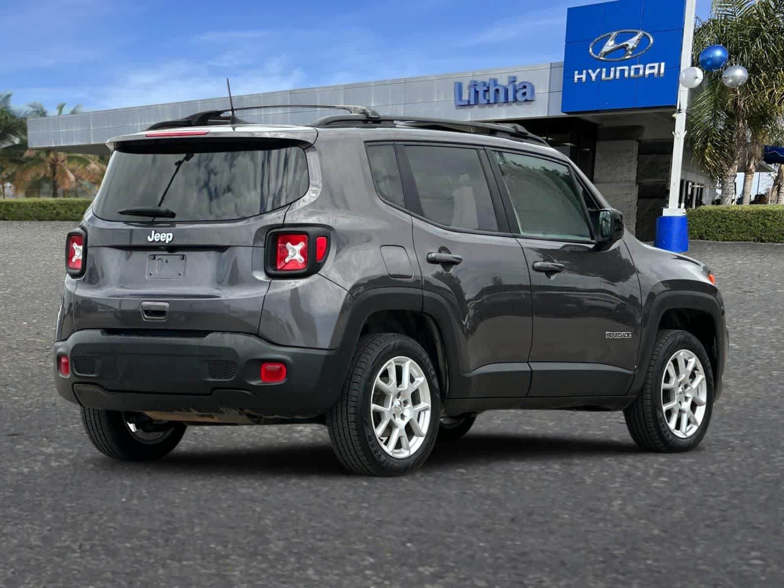 Used 2021 Jeep Renegade Latitude w/ Convenience Group AWD/4WD video 3