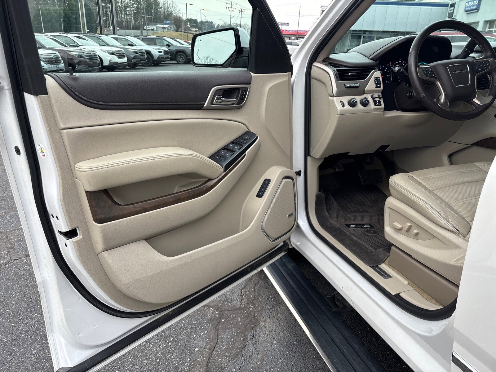 Used 2018 GMC Yukon Denali w/ Denali Ultimate Package image 9