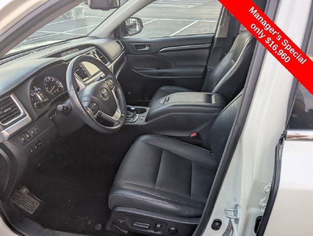 Used 2015 Toyota Highlander Limited Platinum AWD/4WD image 11