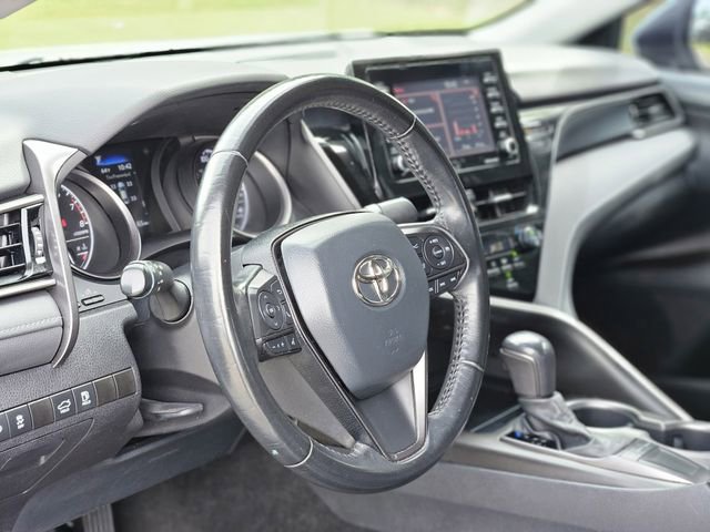 Used 2022 Toyota Camry SE image 12