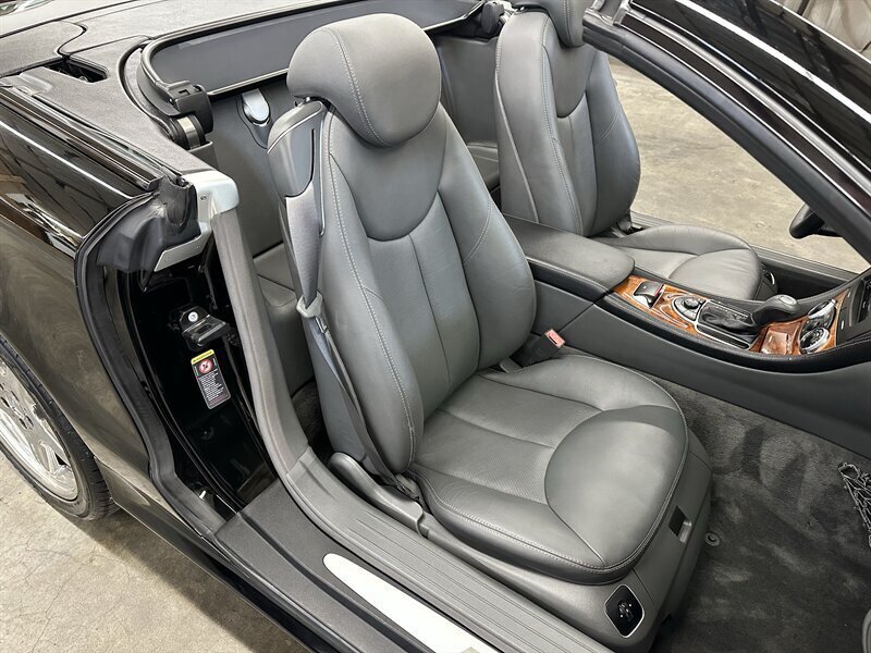 Used 2005 Mercedes-Benz SL 55 AMG image 26
