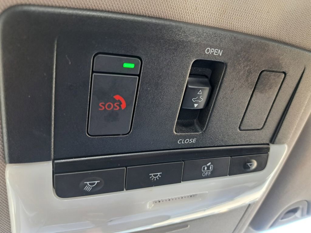 Used 2023 Nissan Altima 2.5 SR w/ SR Premium Package image 17