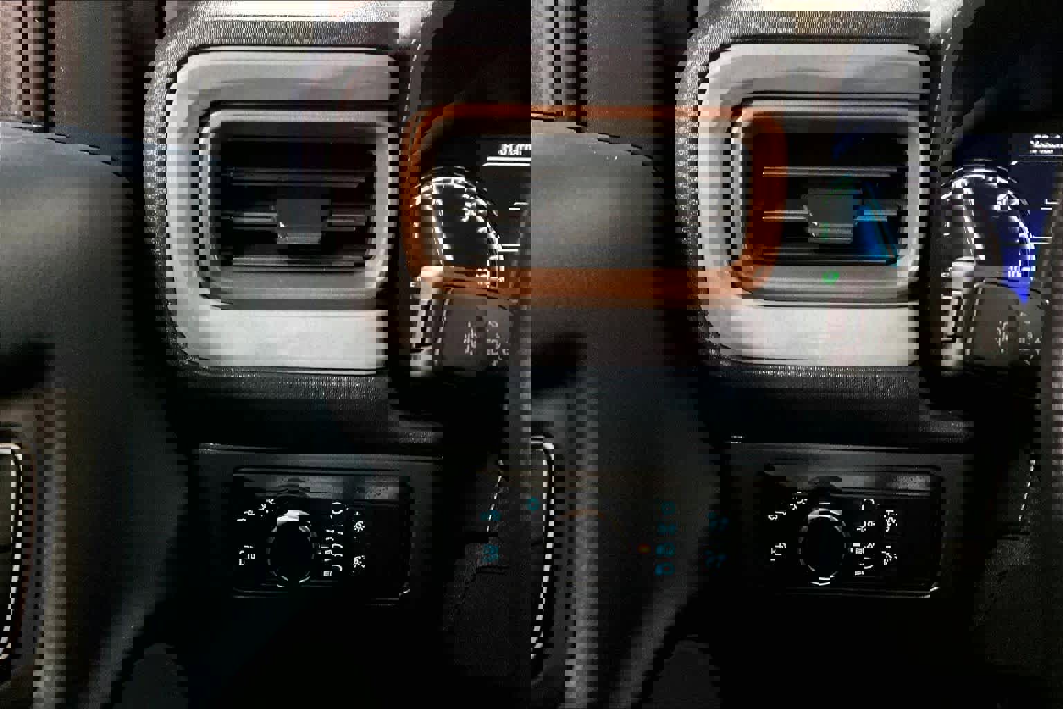 Used 2022 Ford Maverick Lariat w/ Lariat Luxury Package image 33