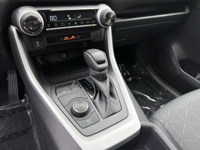New 2025 Toyota RAV4 XLE image 18