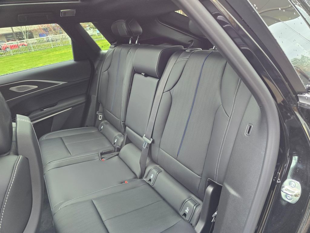 New 2026 Cadillac Lyriq Premium Sport image 17