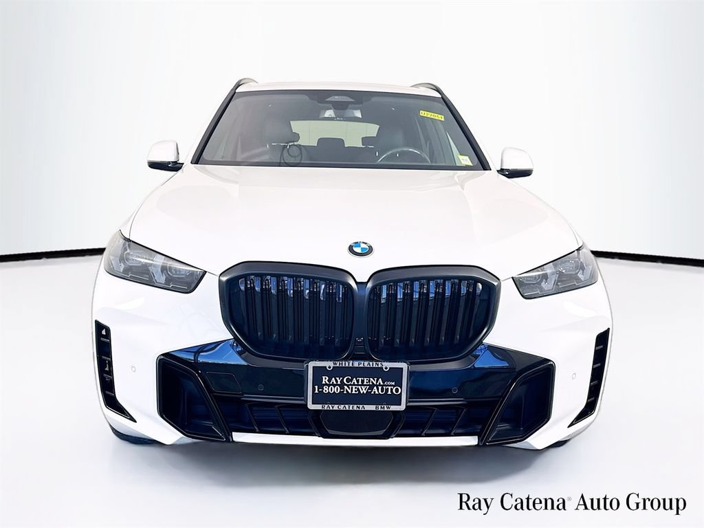 Used 2024 BMW X5 xDrive40i w/ M Sport Package AWD/4WD image 2