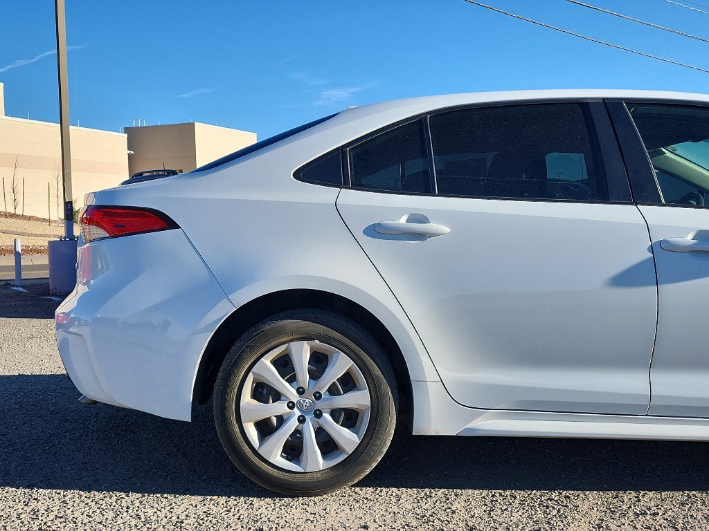 Used 2023 Toyota Corolla LE image 5