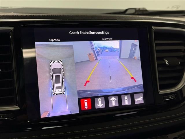 Used 2022 Chrysler Pacifica Limited image 29