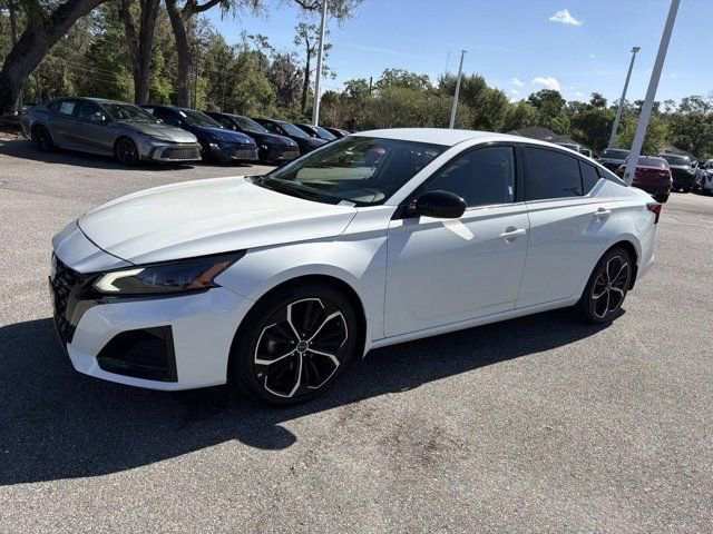 Used 2023 Nissan Altima 2.5 SR image 5
