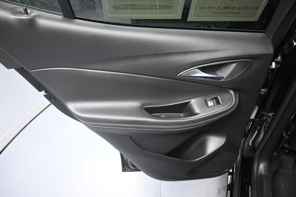 Used 2023 Buick Encore GX Select w/ Sport Touring Package FWD image 25