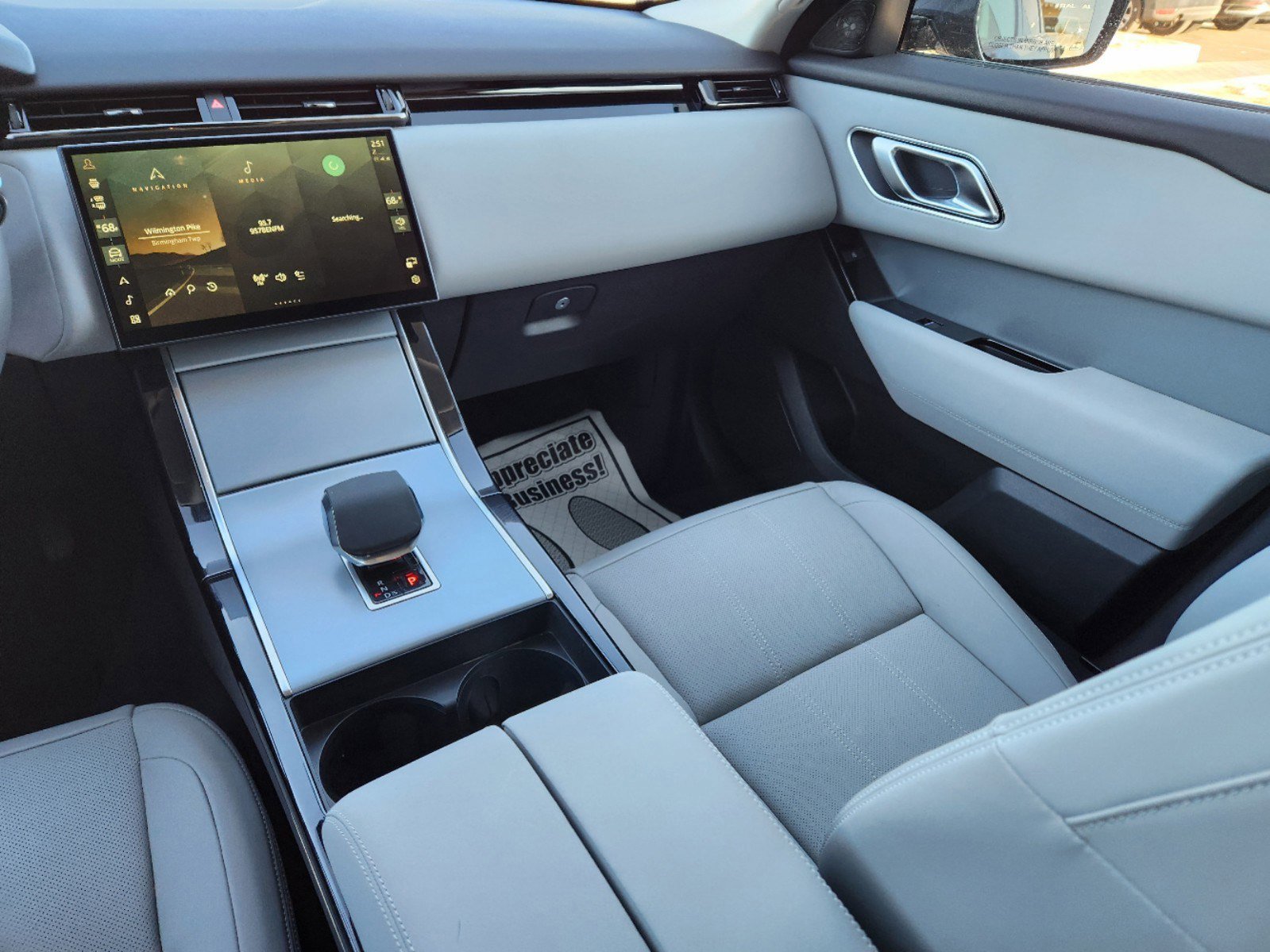 Certified 2025 Land Rover Range Rover Velar S image 11