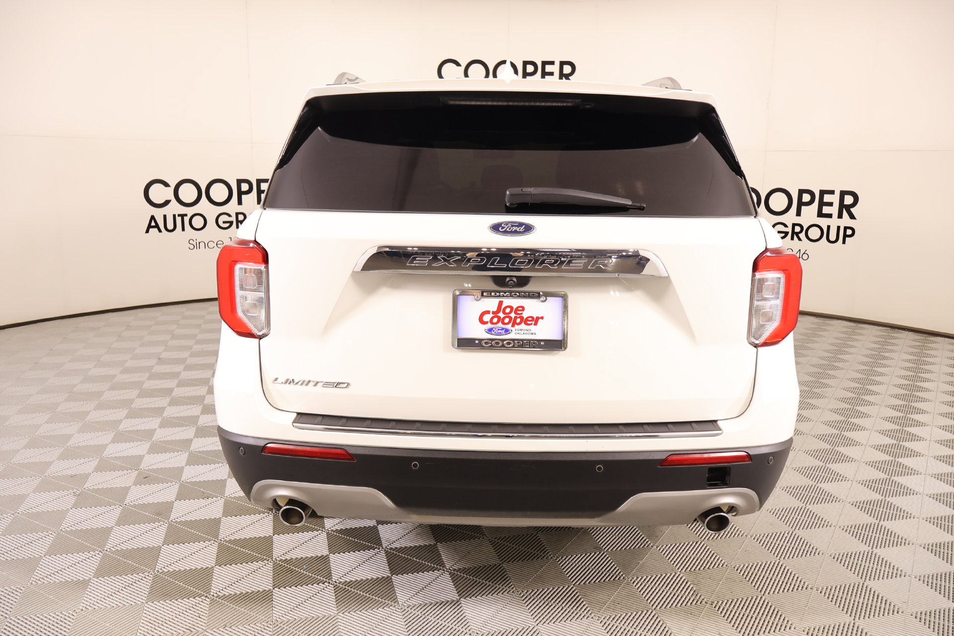 Used 2022 Ford Explorer Limited w/ Equipment Group 301A RWD image 24