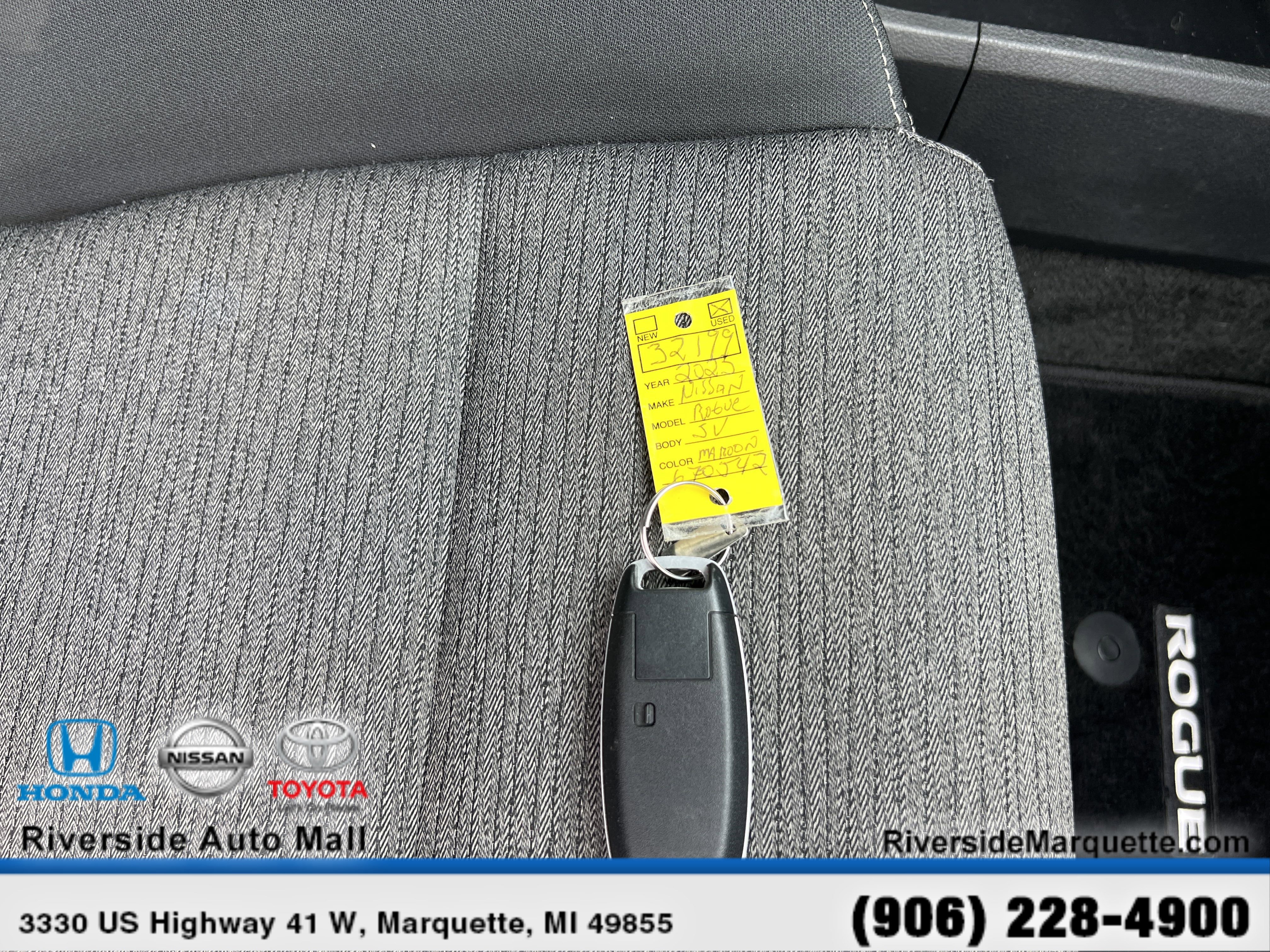 Used 2023 Nissan Rogue SV image 26