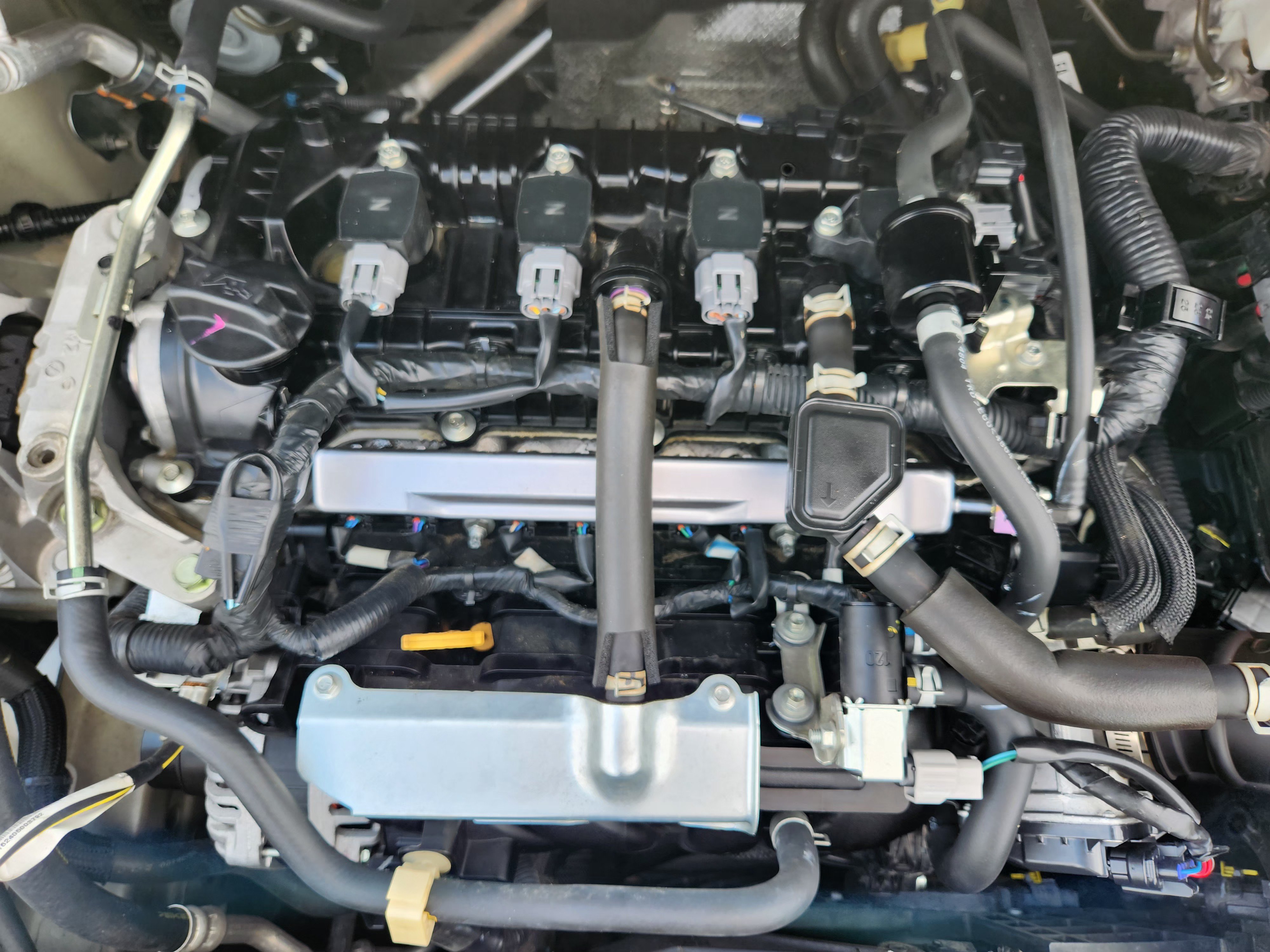Used 2025 Nissan Versa SR w/ Trunk Package FWD image 32