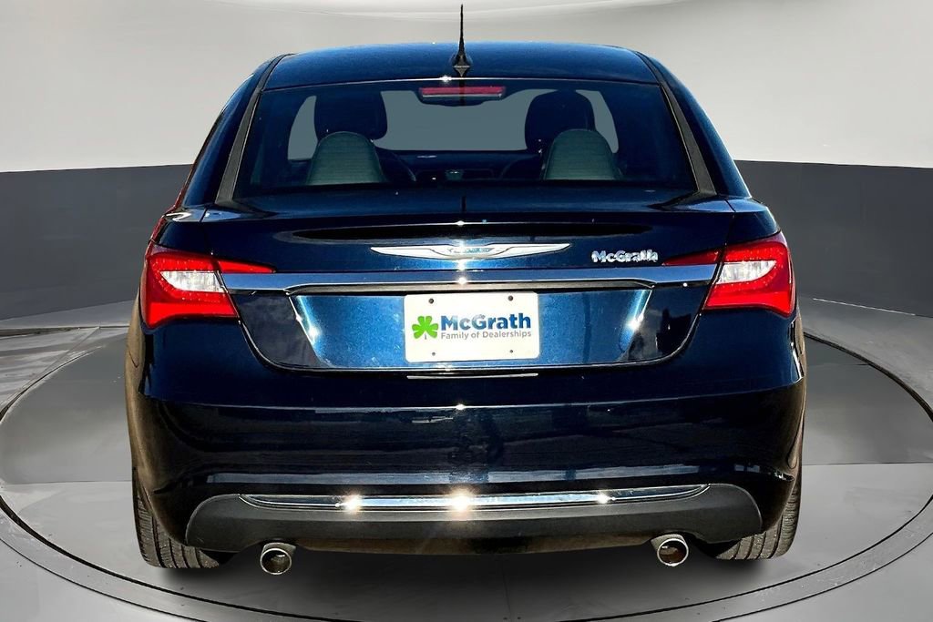Used 2011 Chrysler 200 Limited FWD image 5