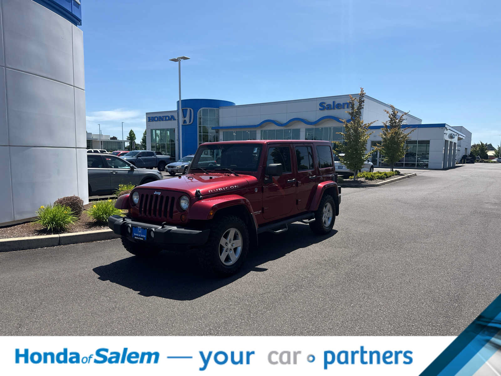 Used 2012 Jeep Wrangler Unlimited Rubicon w/ Connectivity Group AWD/4WD image 1