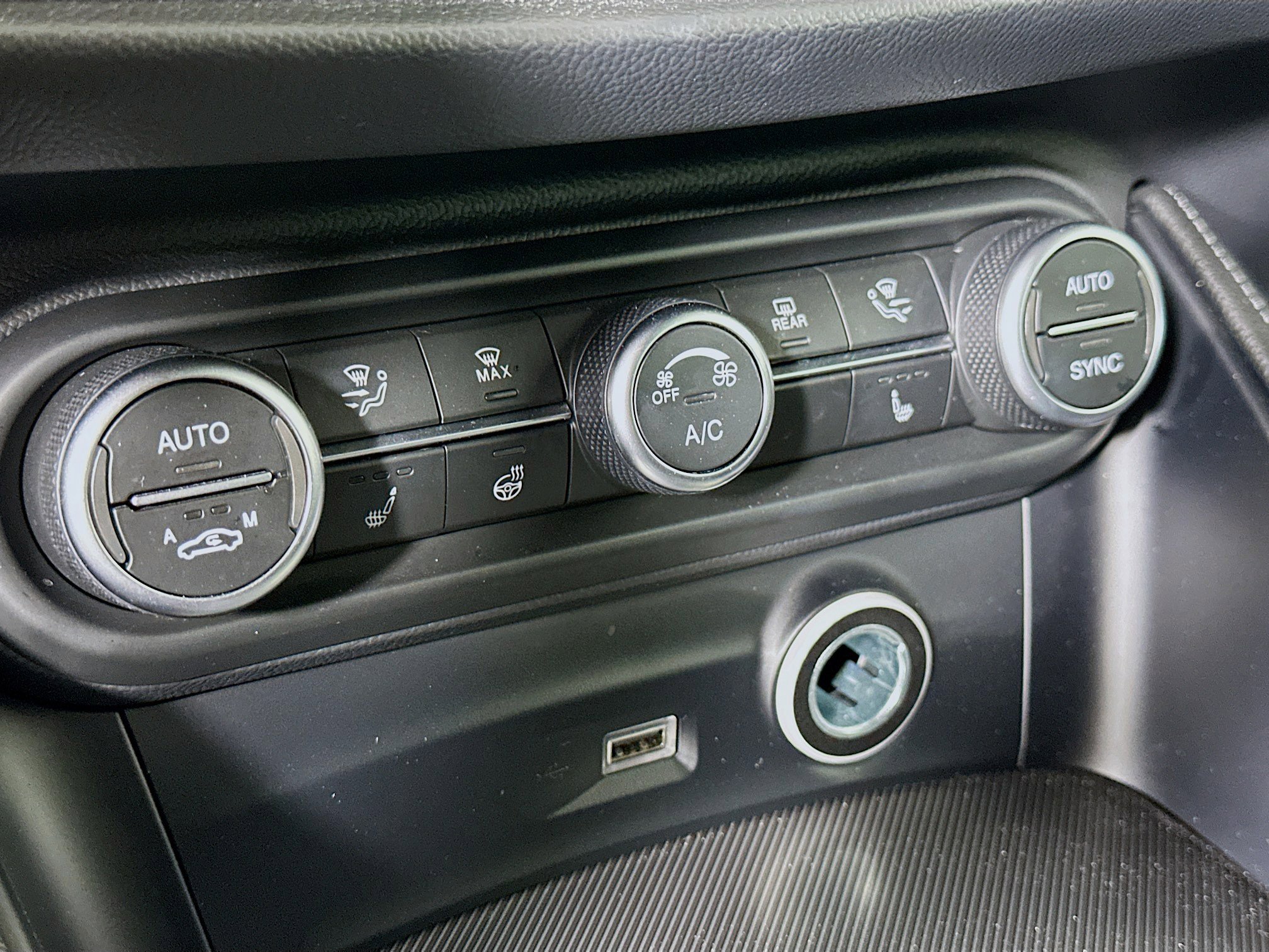 Used 2023 Alfa Romeo Stelvio Veloce image 24