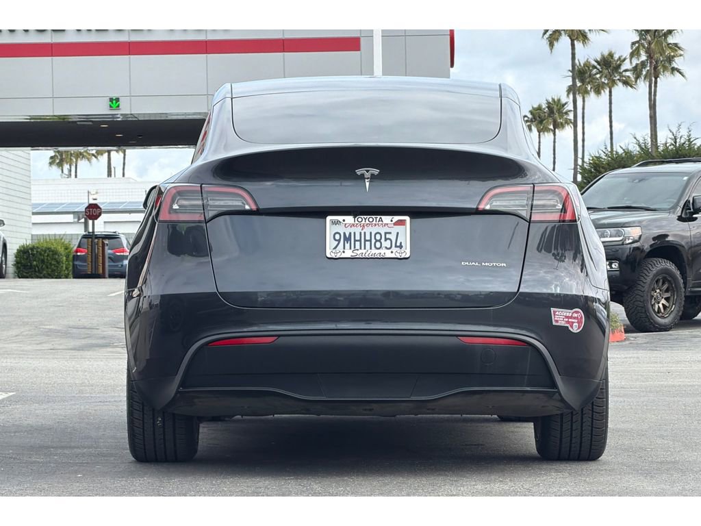 Used 2024 Tesla Model Y Long Range AWD/4WD image 5