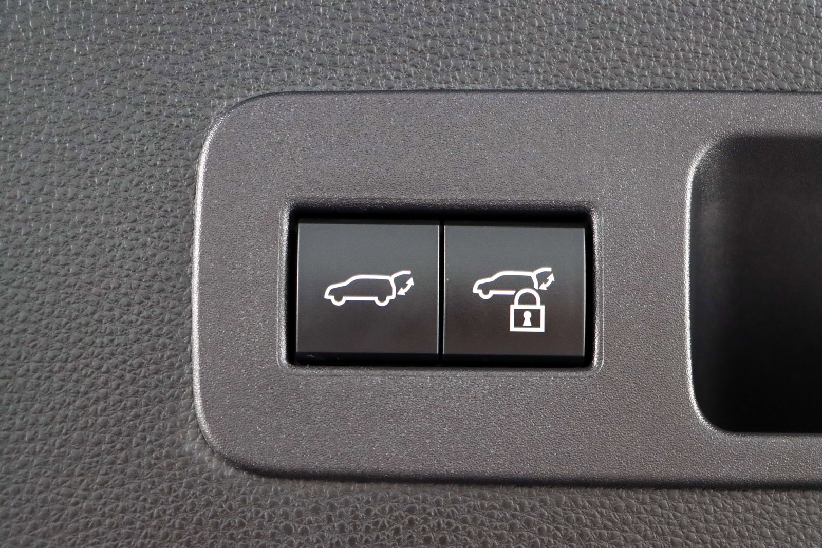 Used 2025 Lexus LX 600 4WD w/ Luxury Package image 35