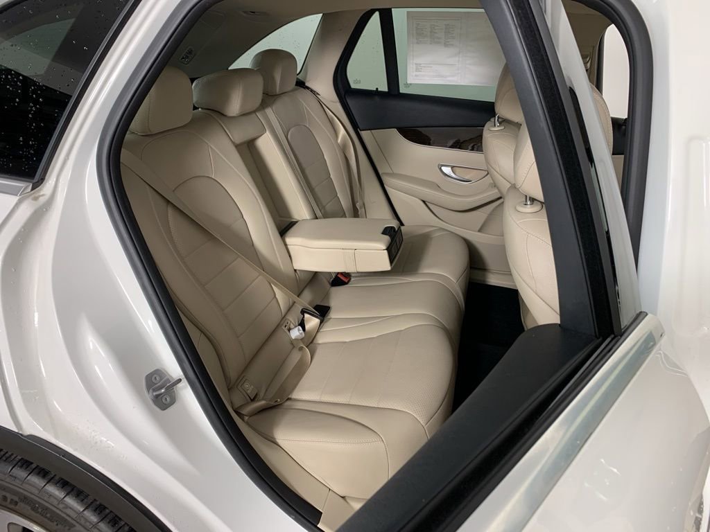 Used 2021 Mercedes-Benz GLC 300 image 35