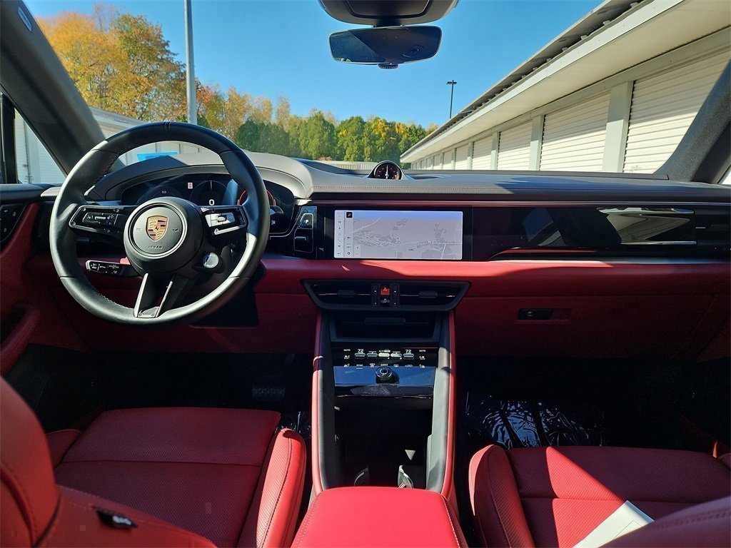 Certified 2025 Porsche Macan 4 Electric image 12