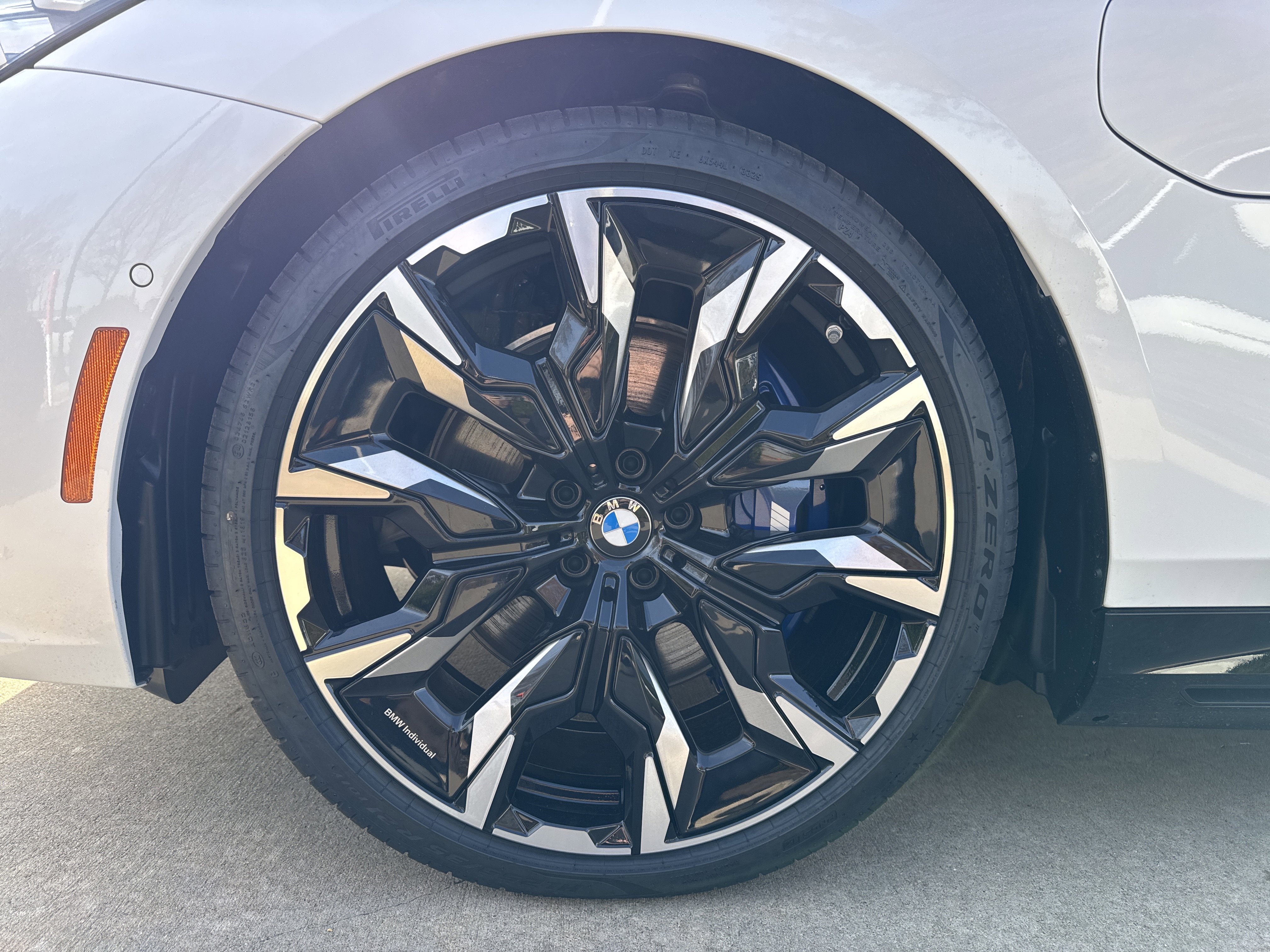 New 2026 BMW 550e xDrive w/ Executive Package image 26