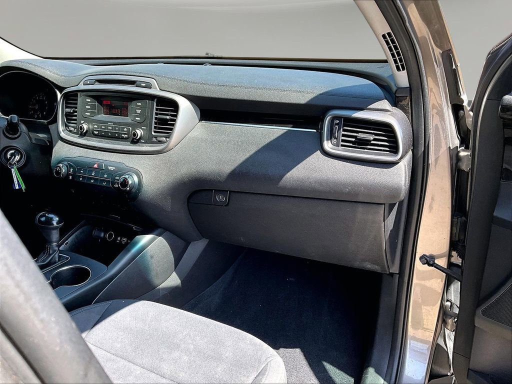 Used 2016 Kia Sorento L FWD image 28