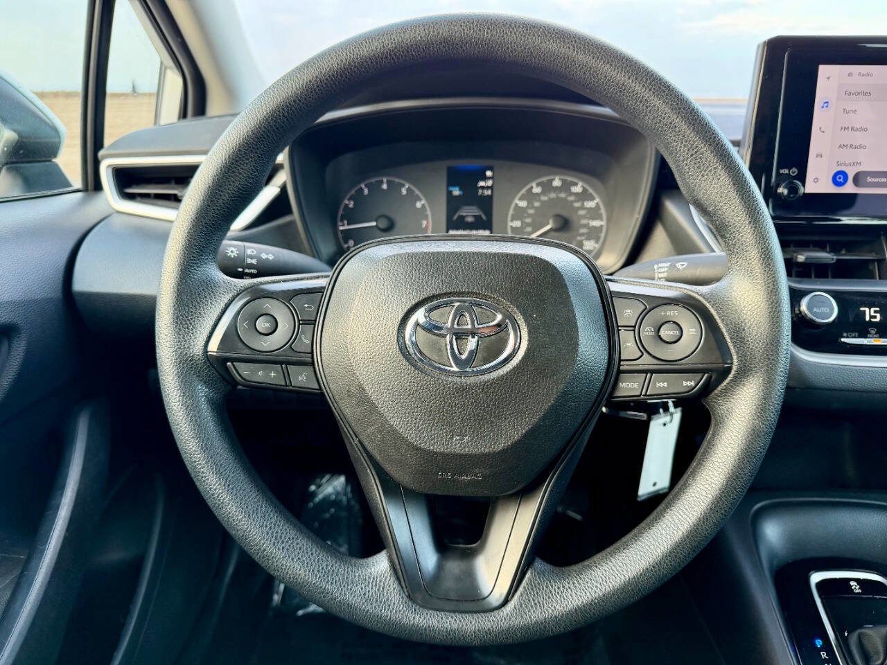 Used 2025 Toyota Corolla LE image 15