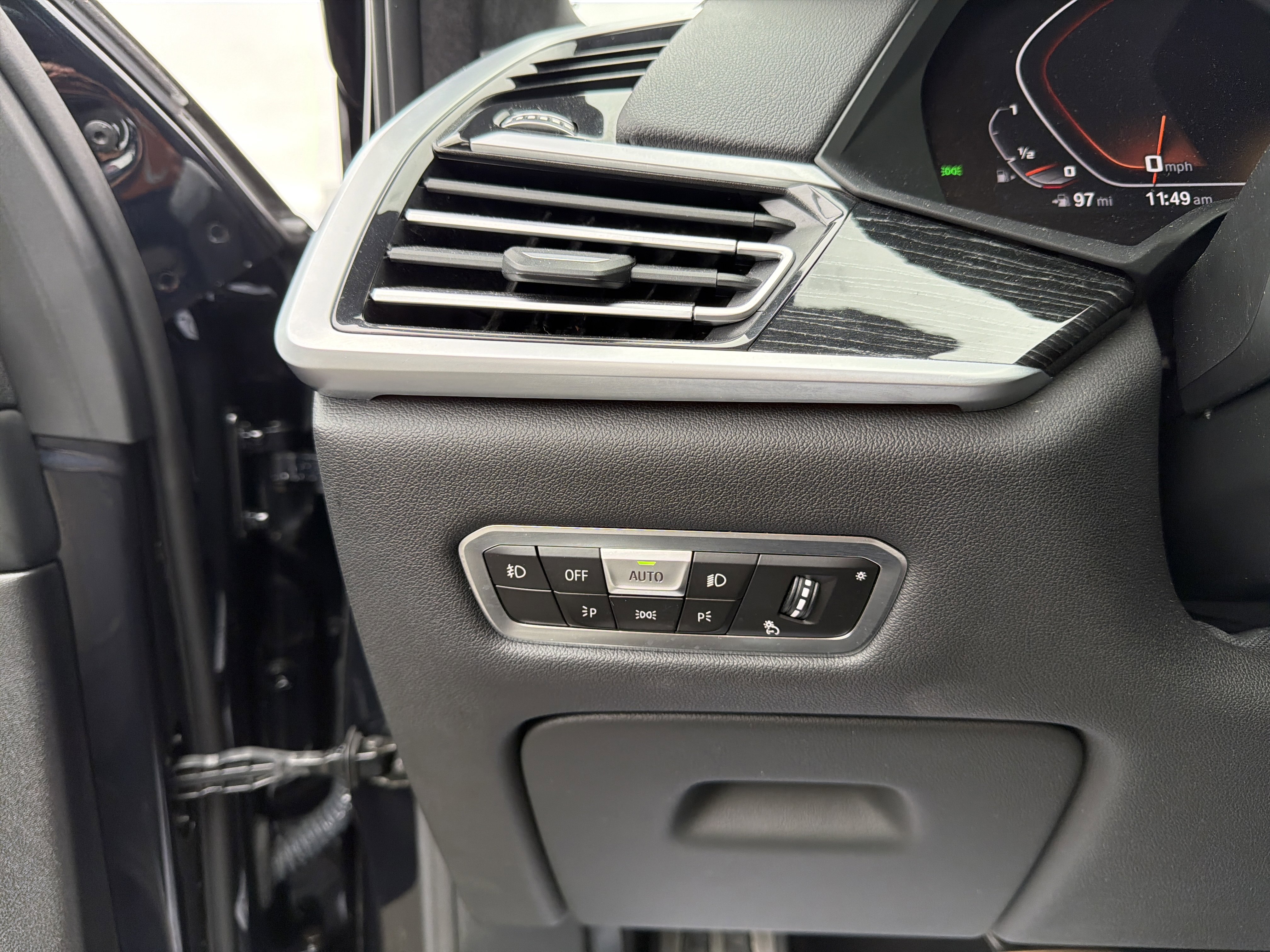 Used 2022 BMW X7 M50i w/ Cold Weather Package image 10