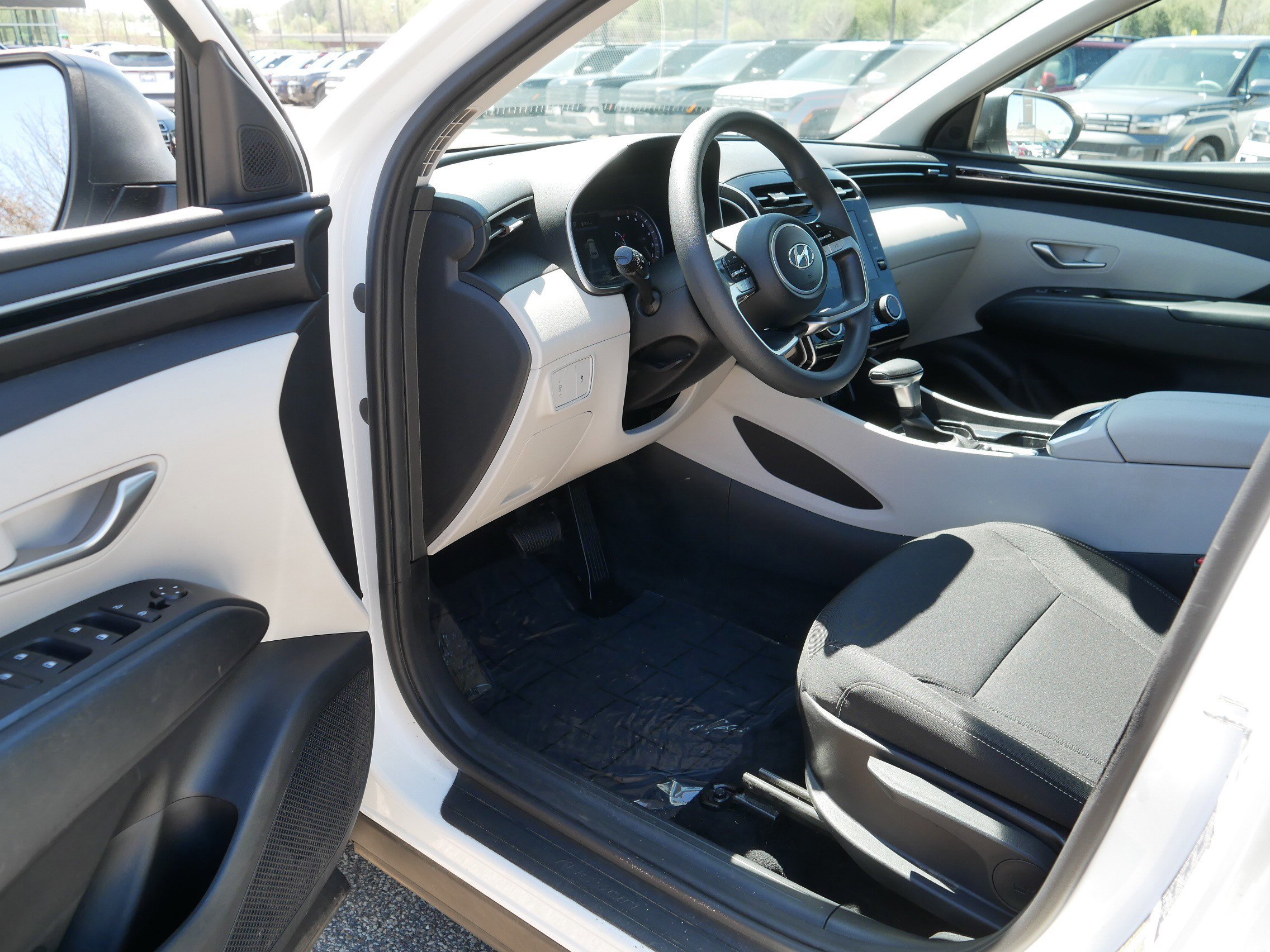 Used 2022 Hyundai Tucson SE AWD/4WD image 11
