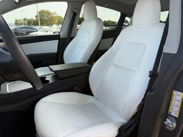 Used 2022 Tesla Model Y Long Range AWD/4WD image 22