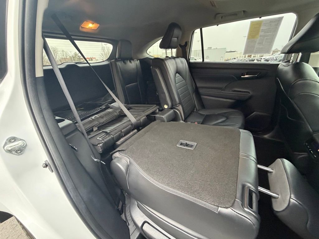 Used 2023 Toyota Highlander XLE image 27
