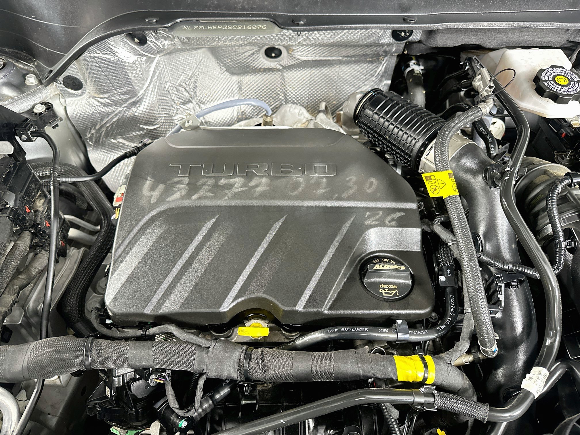 Used 2025 Chevrolet Trax LT FWD image 32