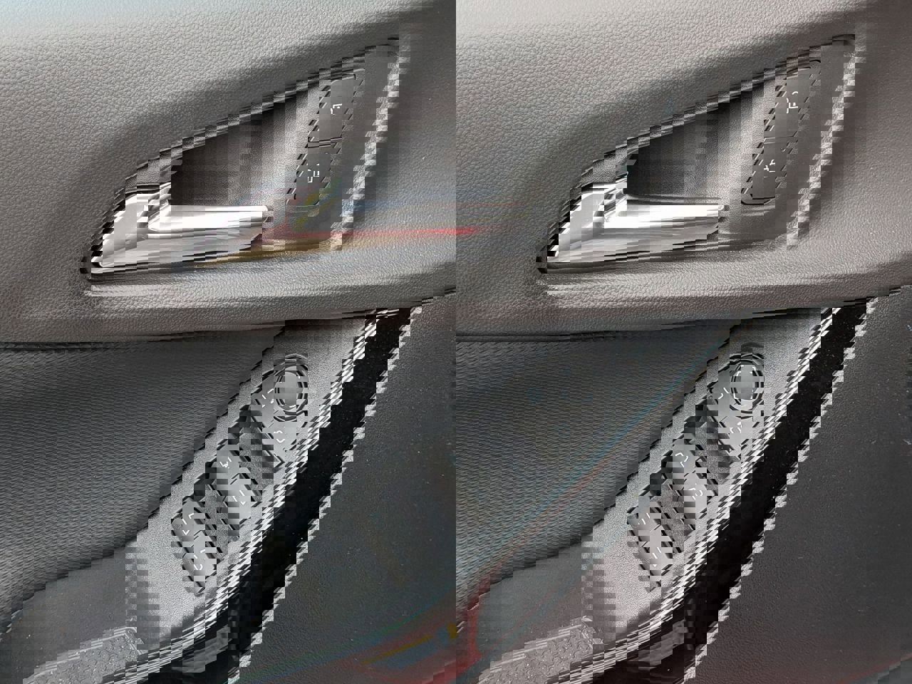 Used 2026 Chevrolet Equinox LT w/ Convenience Package II image 8