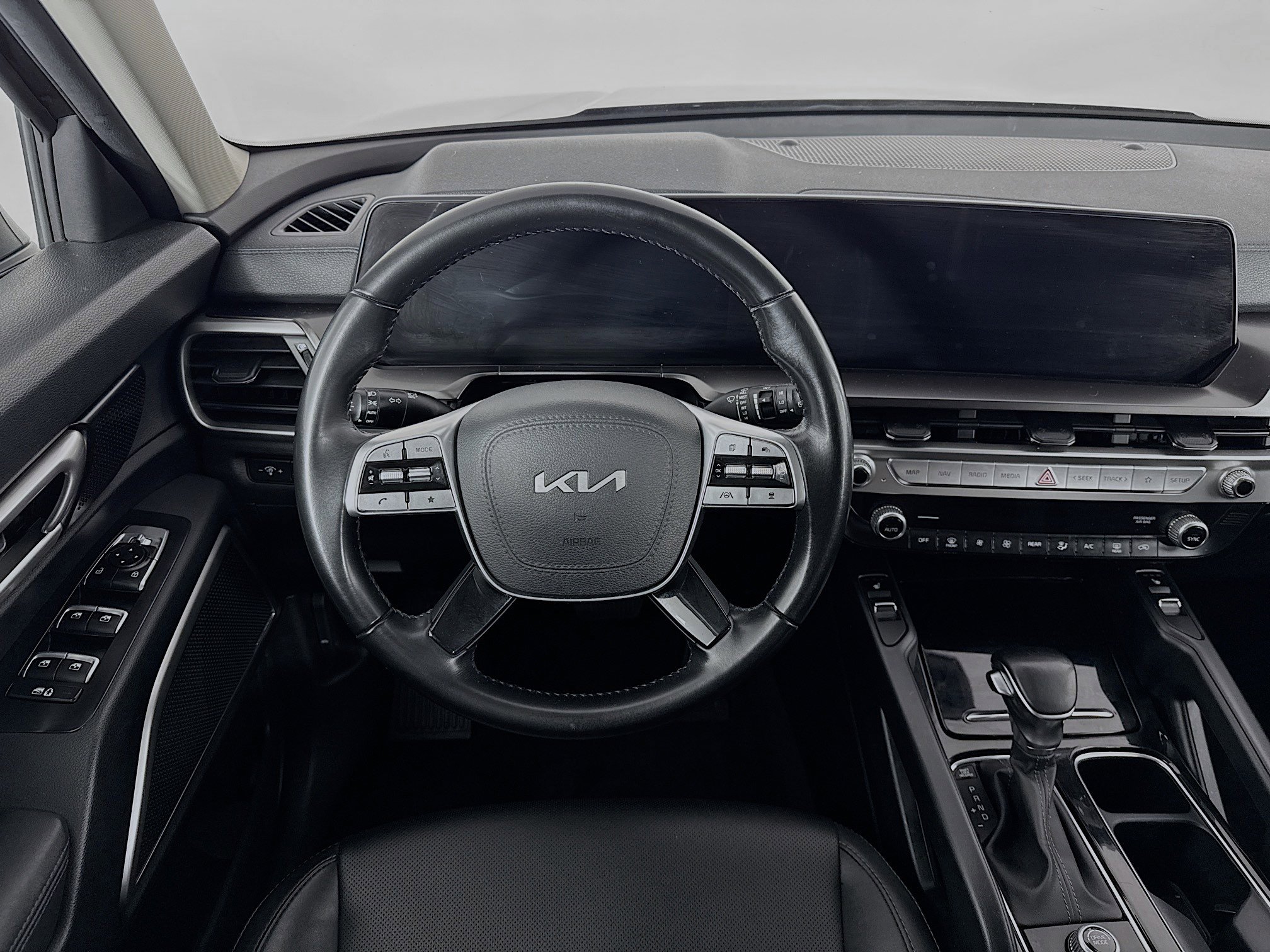 Used 2023 Kia Telluride S FWD image 22