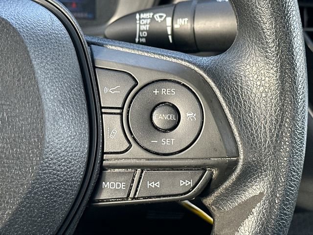 Used 2021 Toyota Corolla LE image 19